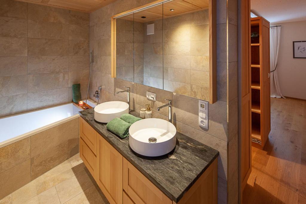 Ferienwohnung Smart Living Дамулс Екстериор снимка