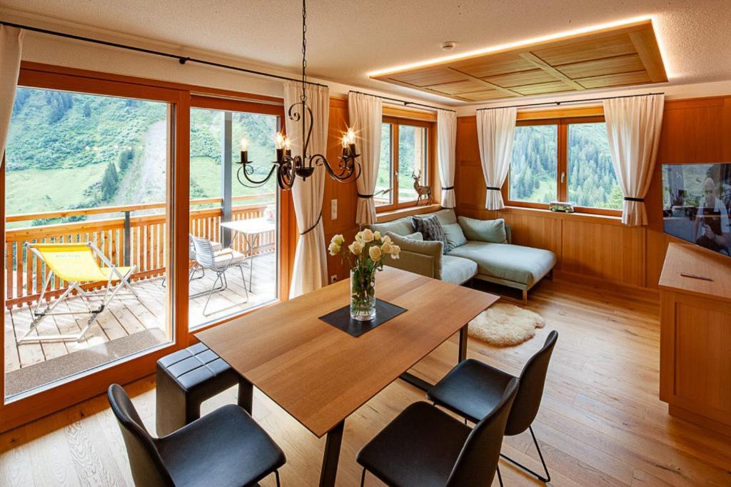 Ferienwohnung Smart Living Дамулс Екстериор снимка